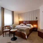 Kotnik Superior Boutique Отель